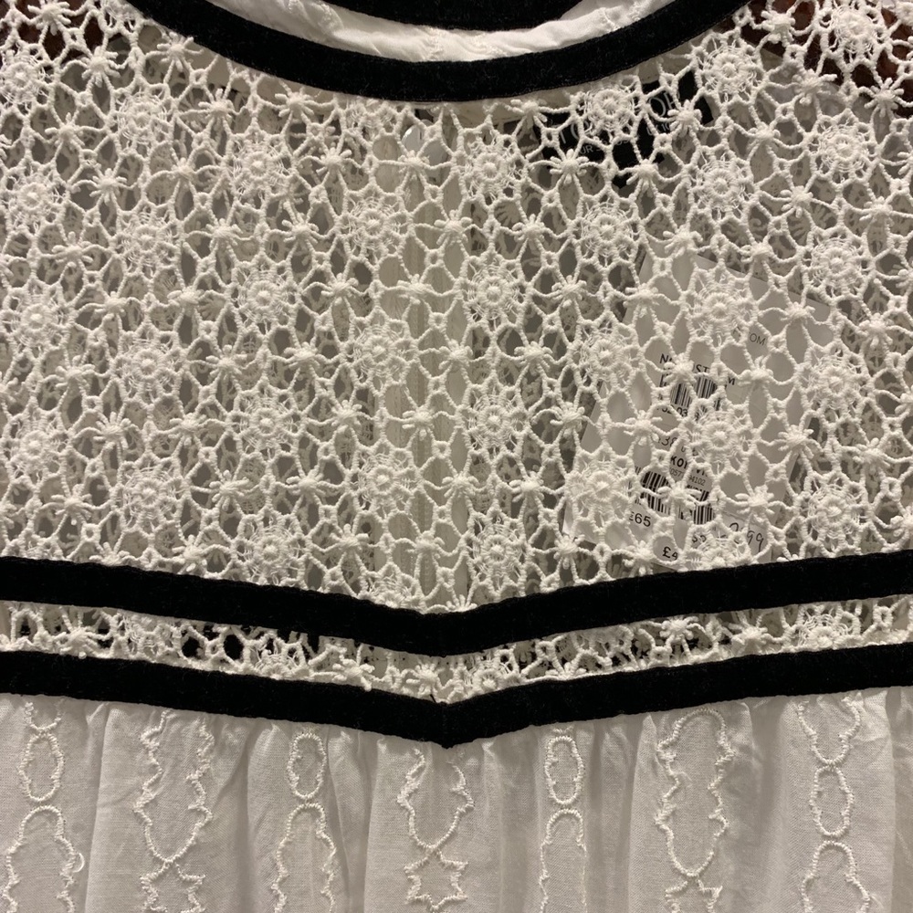 TOPSHOP LACE DRESS - Picture 2 of 7